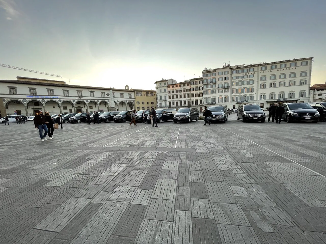 trasporto eventi Firenze, fleet Mercedes con autisti in piazza